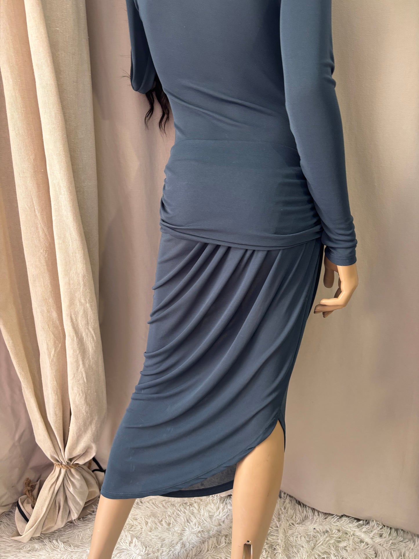 Zara - Robe bleu pétrole drapée – taille M – élégante et féminine