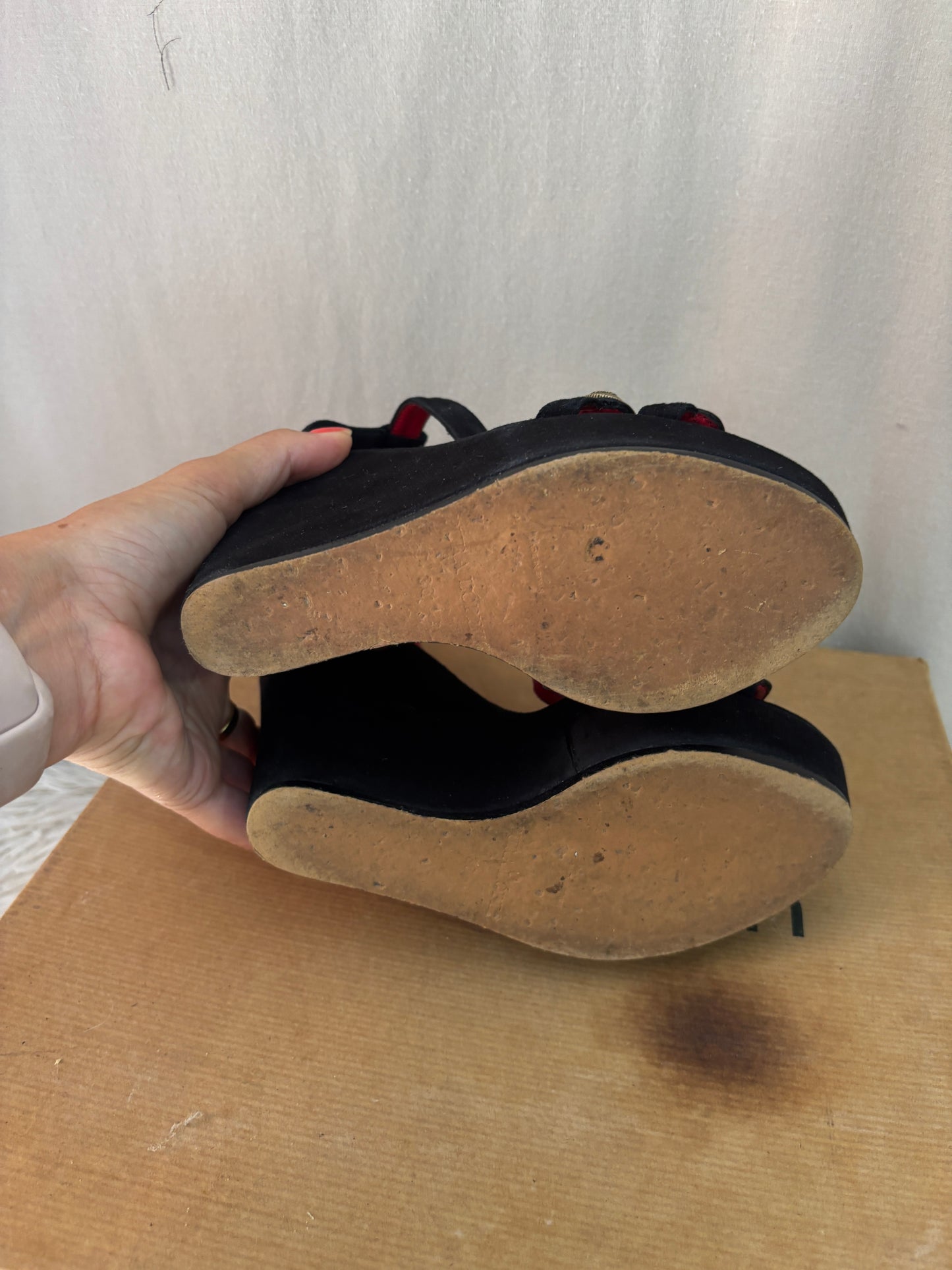 Pura López sandales compensées noires - Détails doré - Taille 36