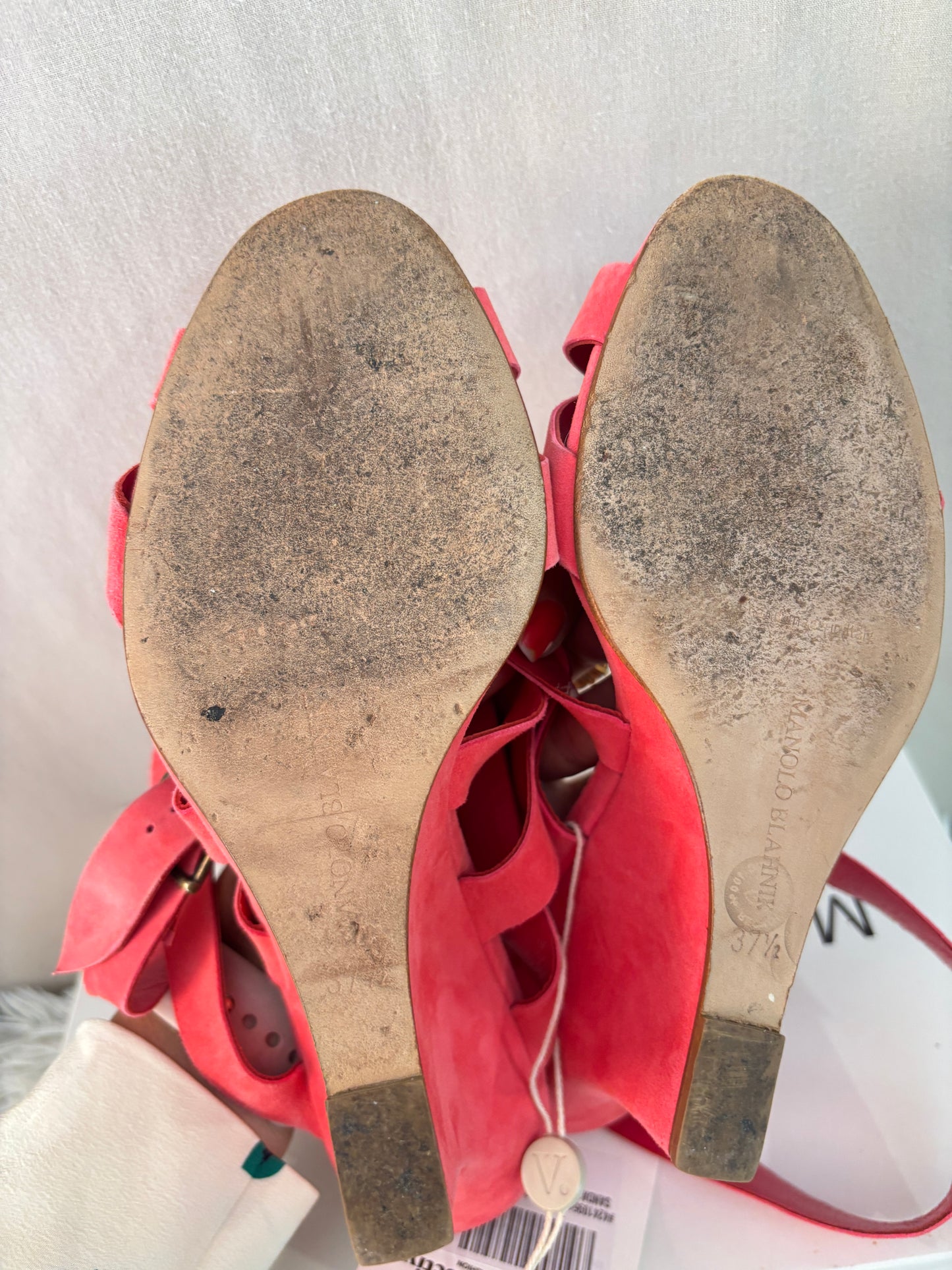 Manolo Blahnik – Sandales compensées en daim corail – Taille 37,5