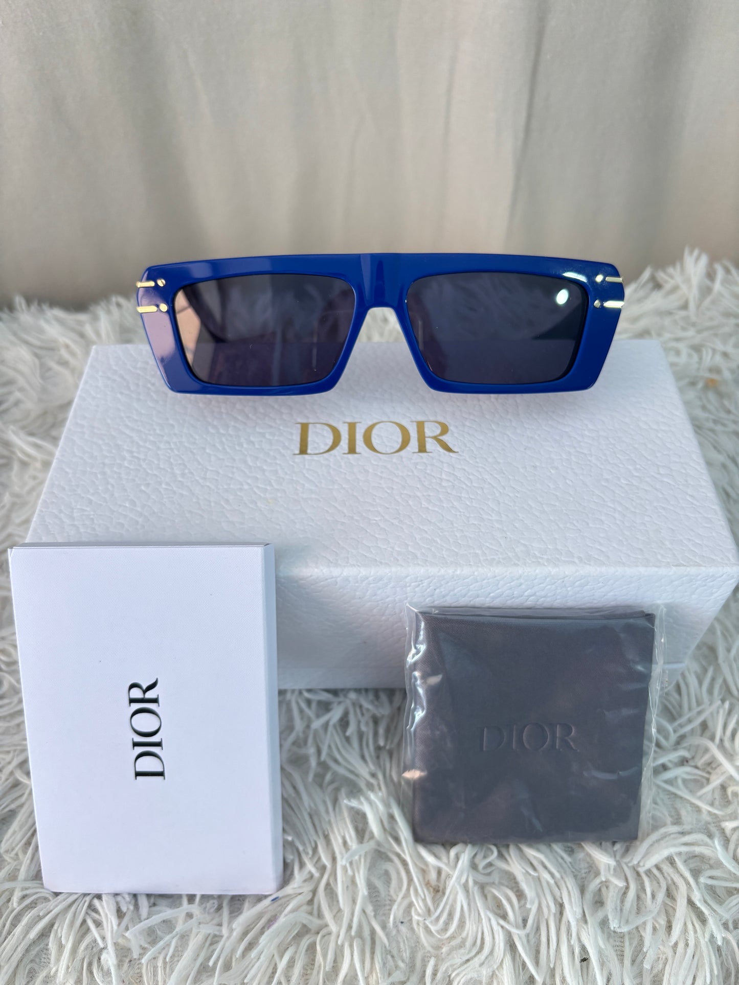 Christian Dior Lunettes de soleil DiorSignature S2U bleu électrique – Monture rectangulaire