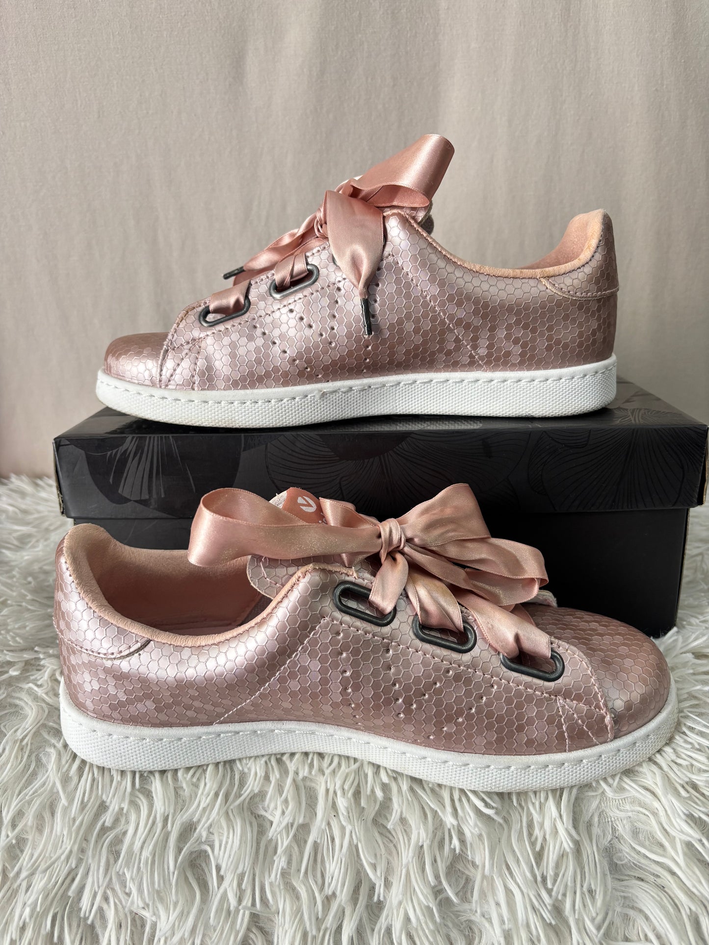 Victoria - Baskets rose poudré à lacets satin – Taille 38