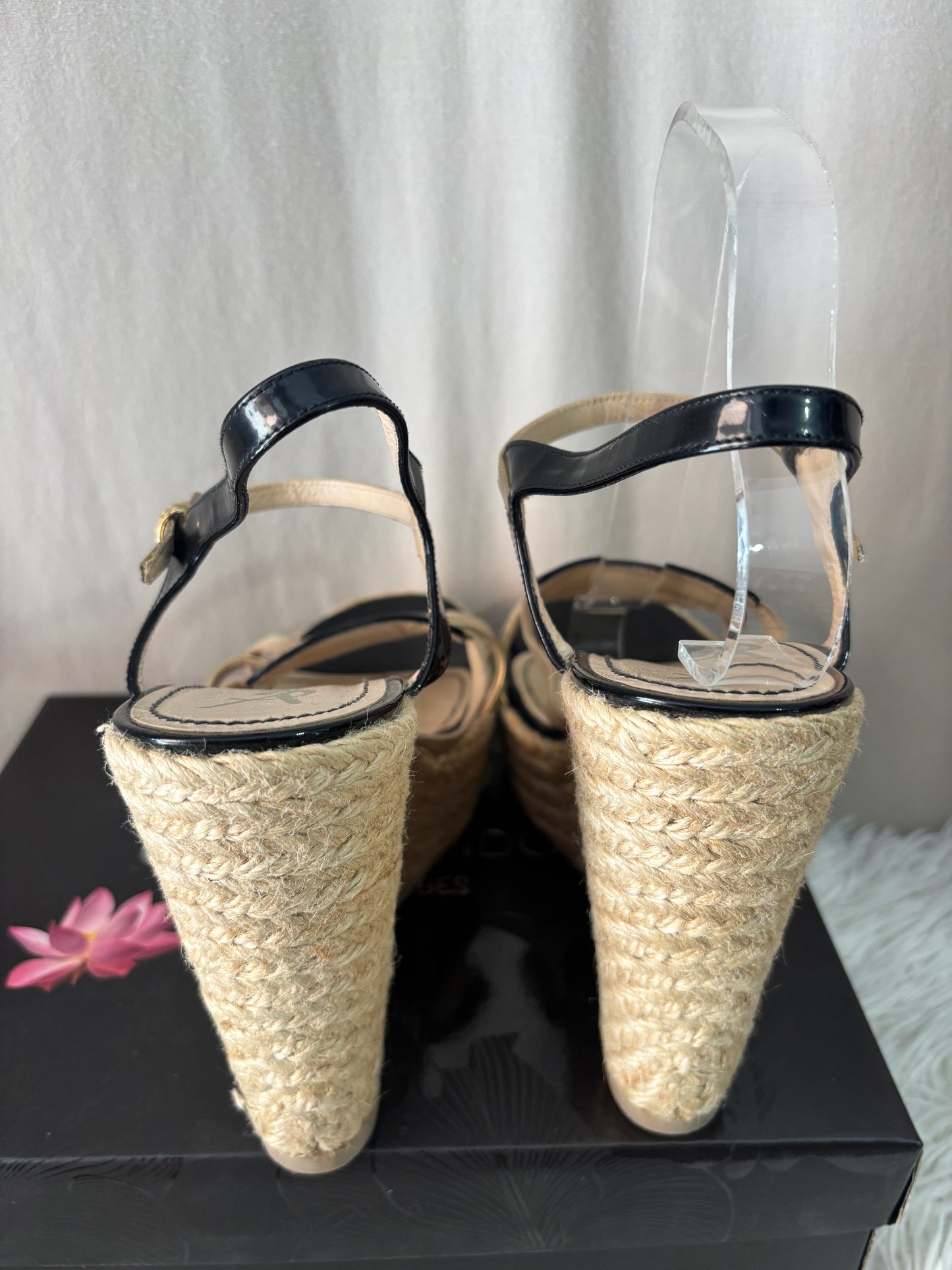 Sandales compensées Yves Saint Laurent YSL Tribute noir et or – Taille 40 – Made in Spain