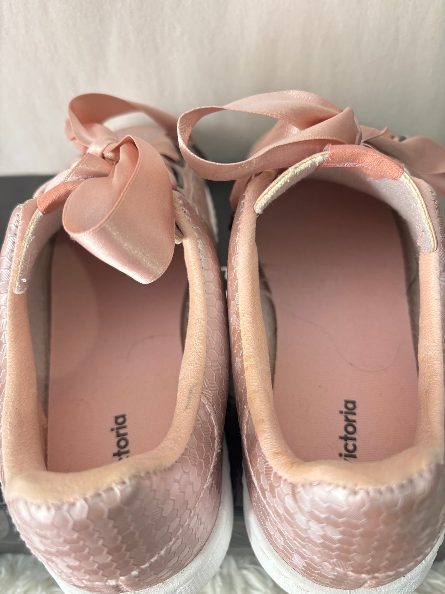 Victoria - Baskets rose poudré à lacets satin – Taille 38