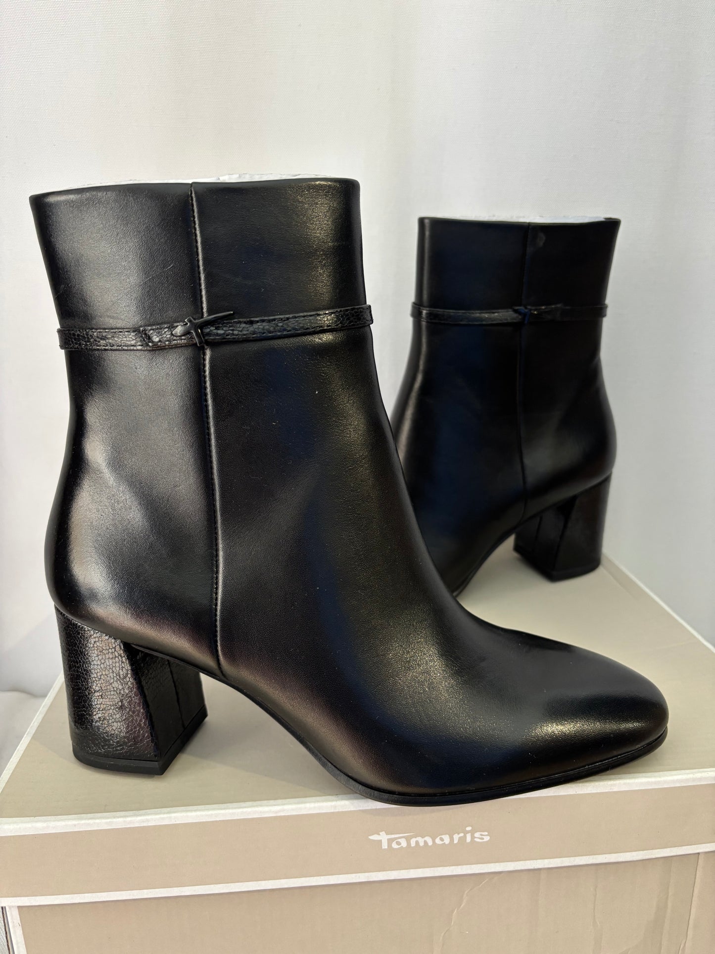 Tamaris - Bottines cuir noir – Neuves avec boîte - Taille 39