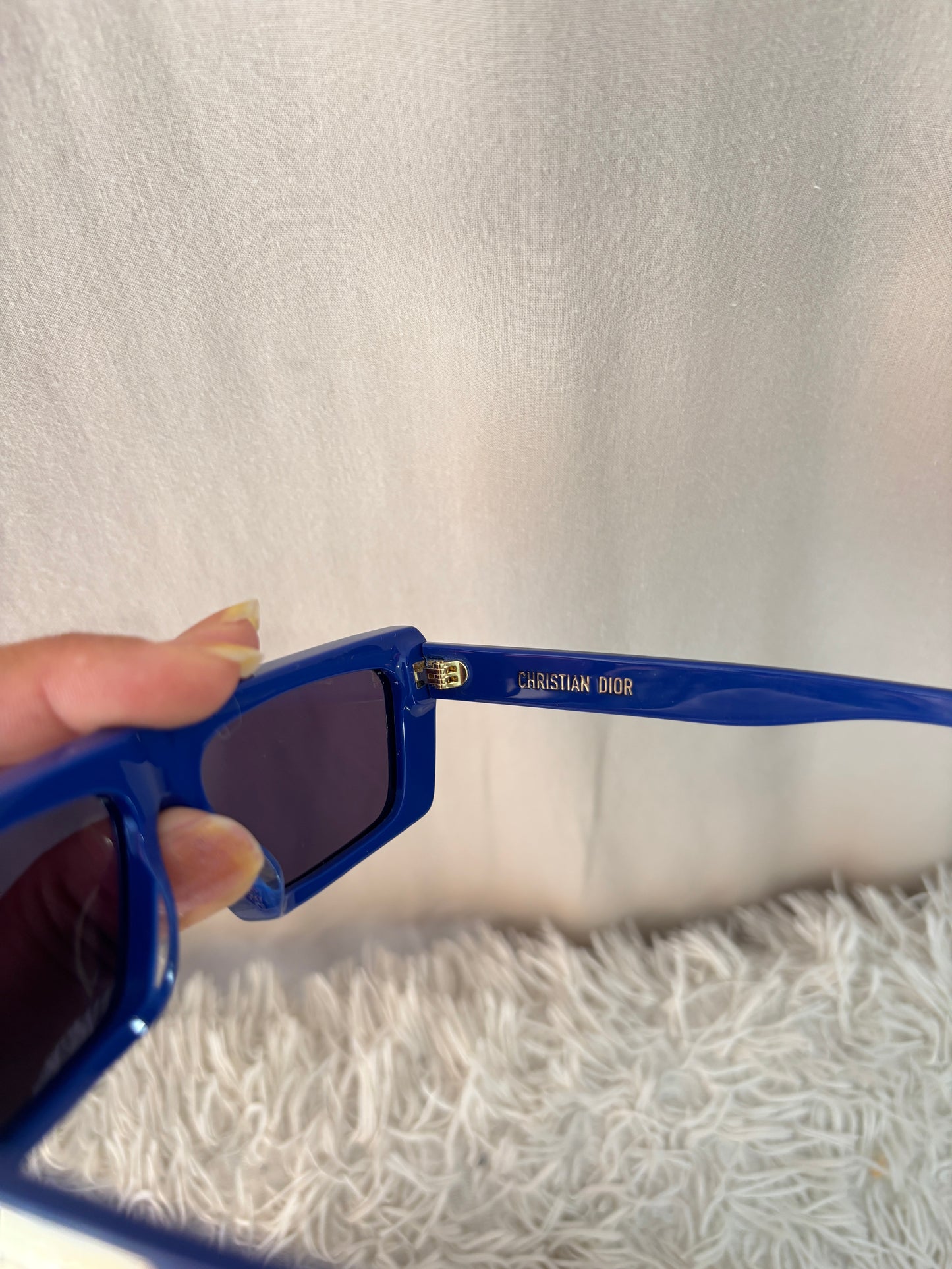 Christian Dior Lunettes de soleil DiorSignature S2U bleu électrique – Monture rectangulaire