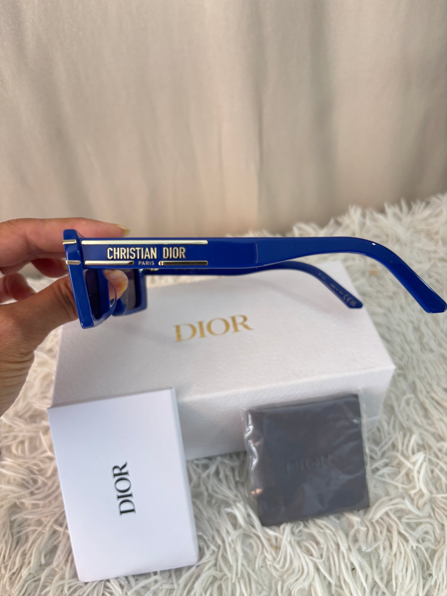 Christian Dior Lunettes de soleil DiorSignature S2U bleu électrique – Monture rectangulaire