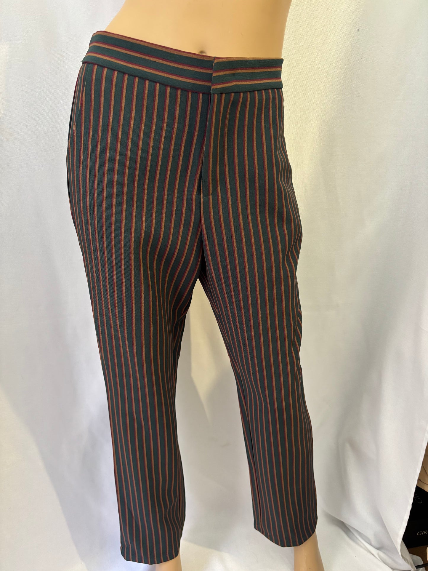 Marailise - Pantalon rayé – vert profond & bordeaux – coupe élégante - Taille 1