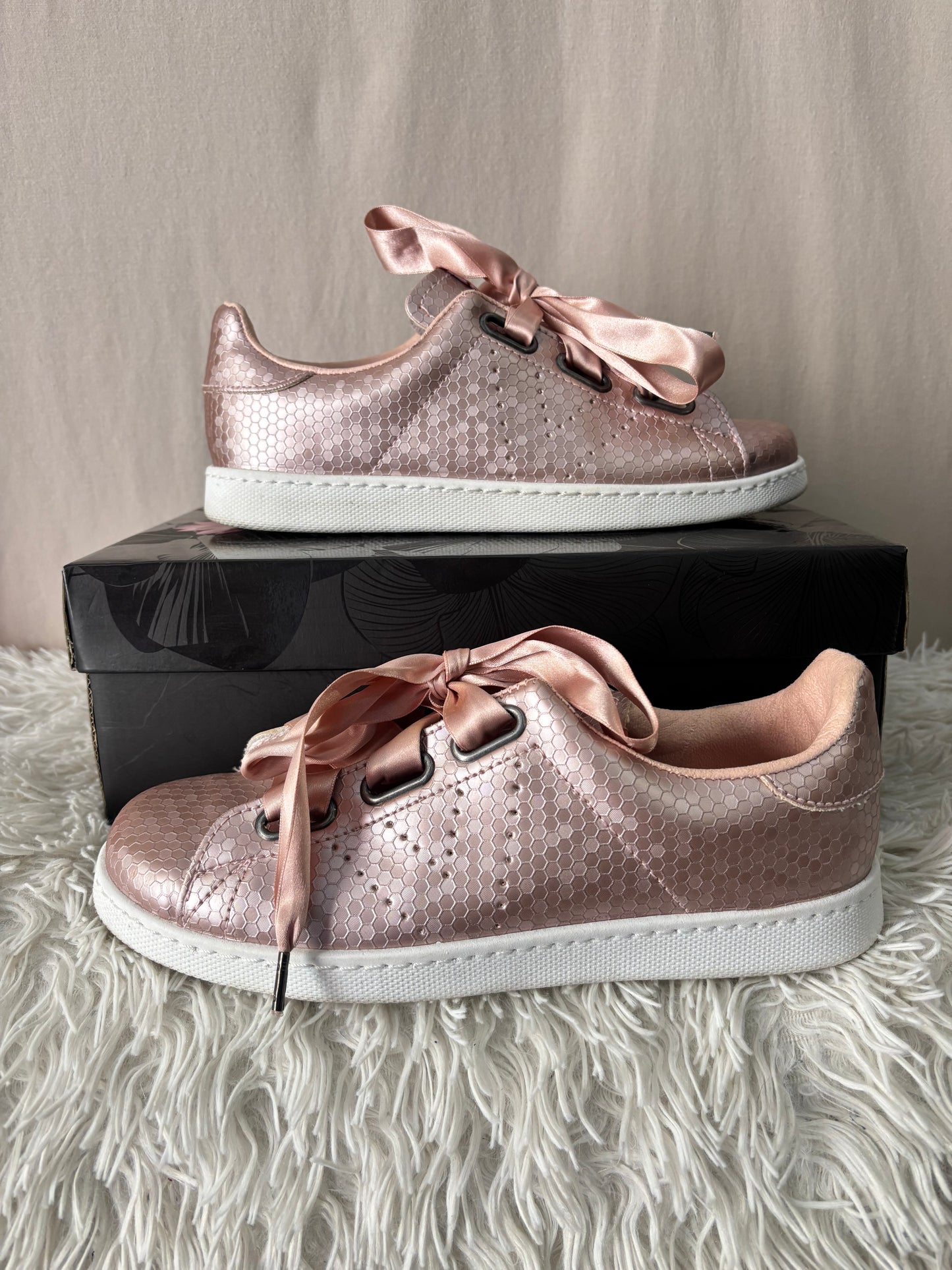 Victoria - Baskets rose poudré à lacets satin – Taille 38