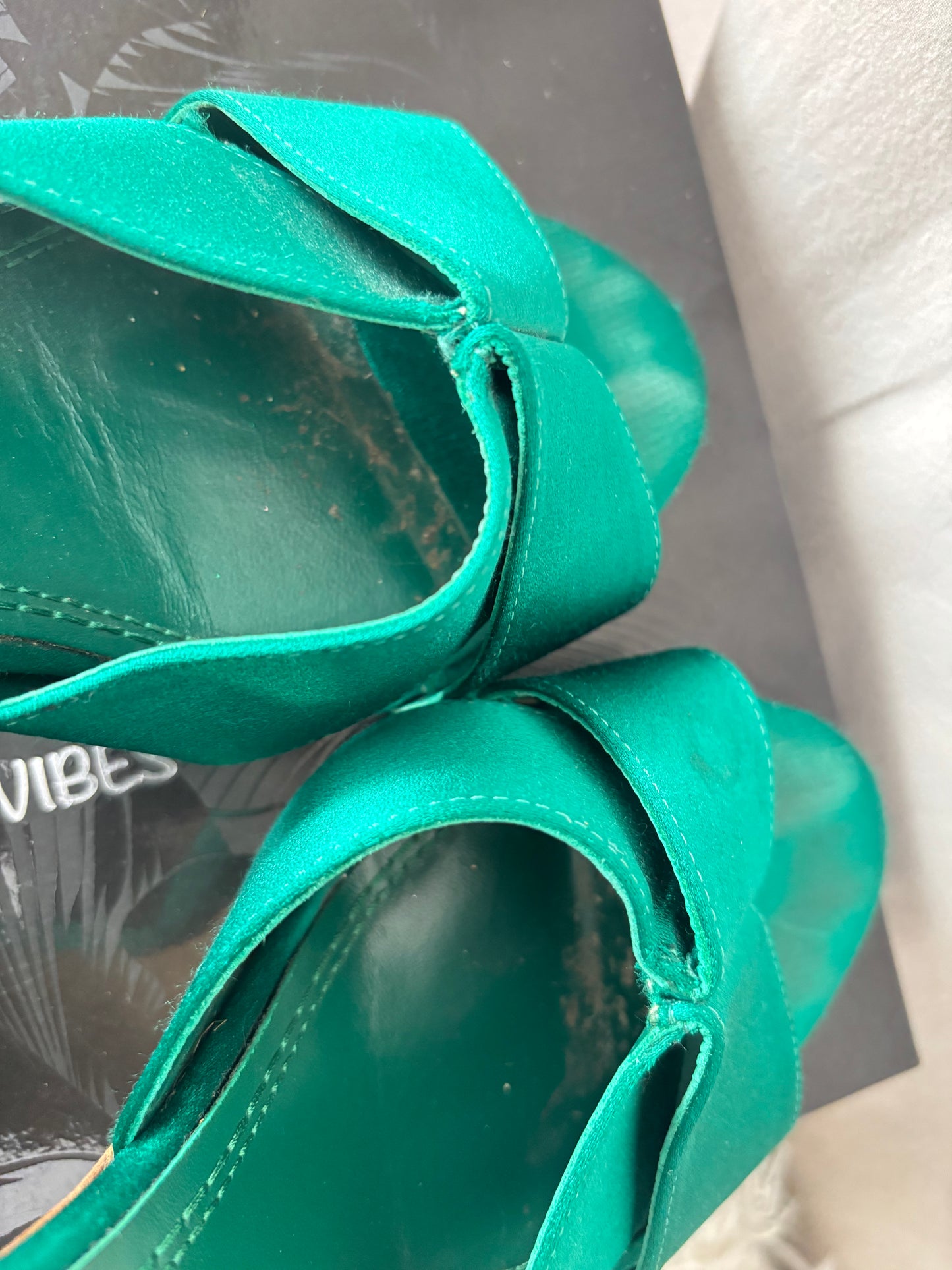 Sandales à talons Maje satin vert émeraude – Taille 40