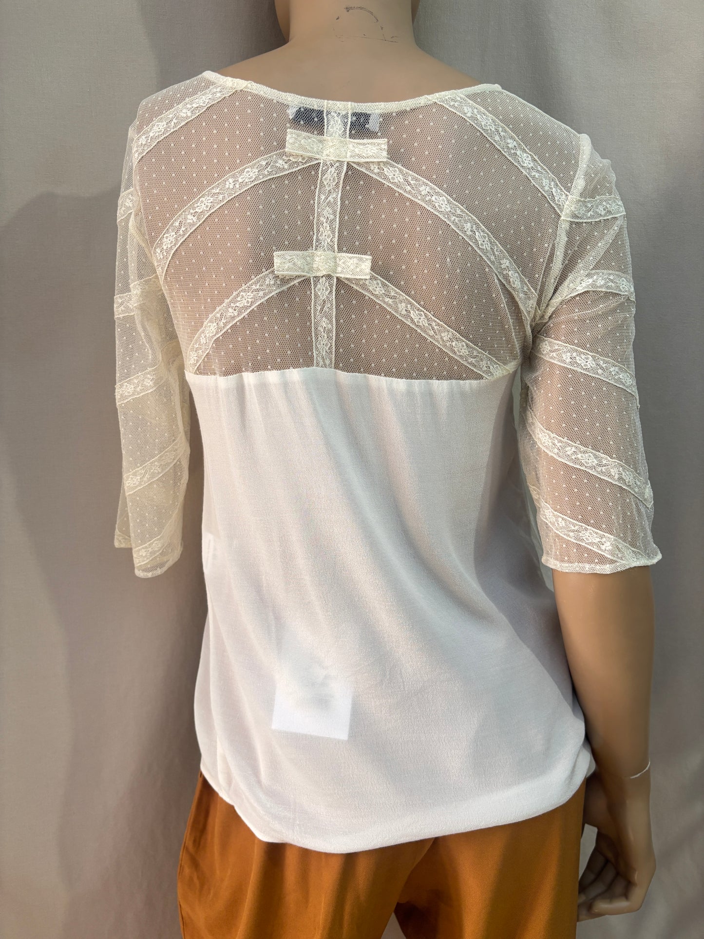 Top Sandro blanc en plumetis et transparence – Taille 1 – Chic et romantique