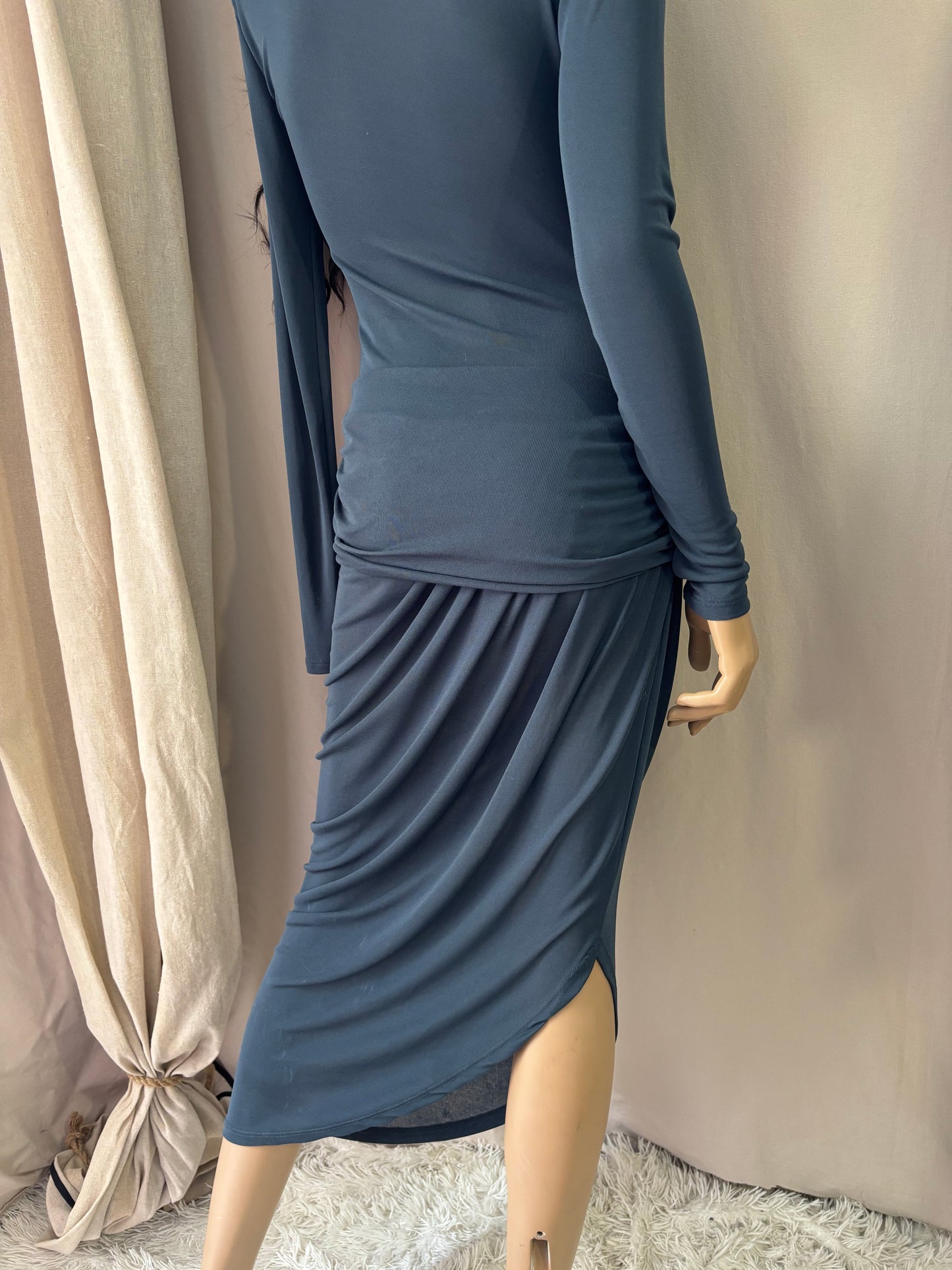 Zara - Robe bleu pétrole drapée – taille M – élégante et féminine