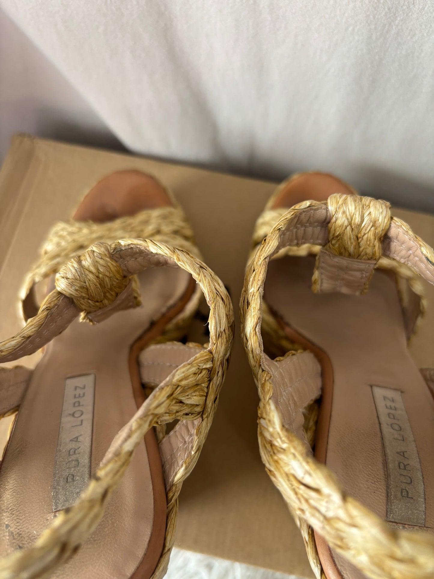 Sandales compensées Pura López en raphia beige – Taille 36