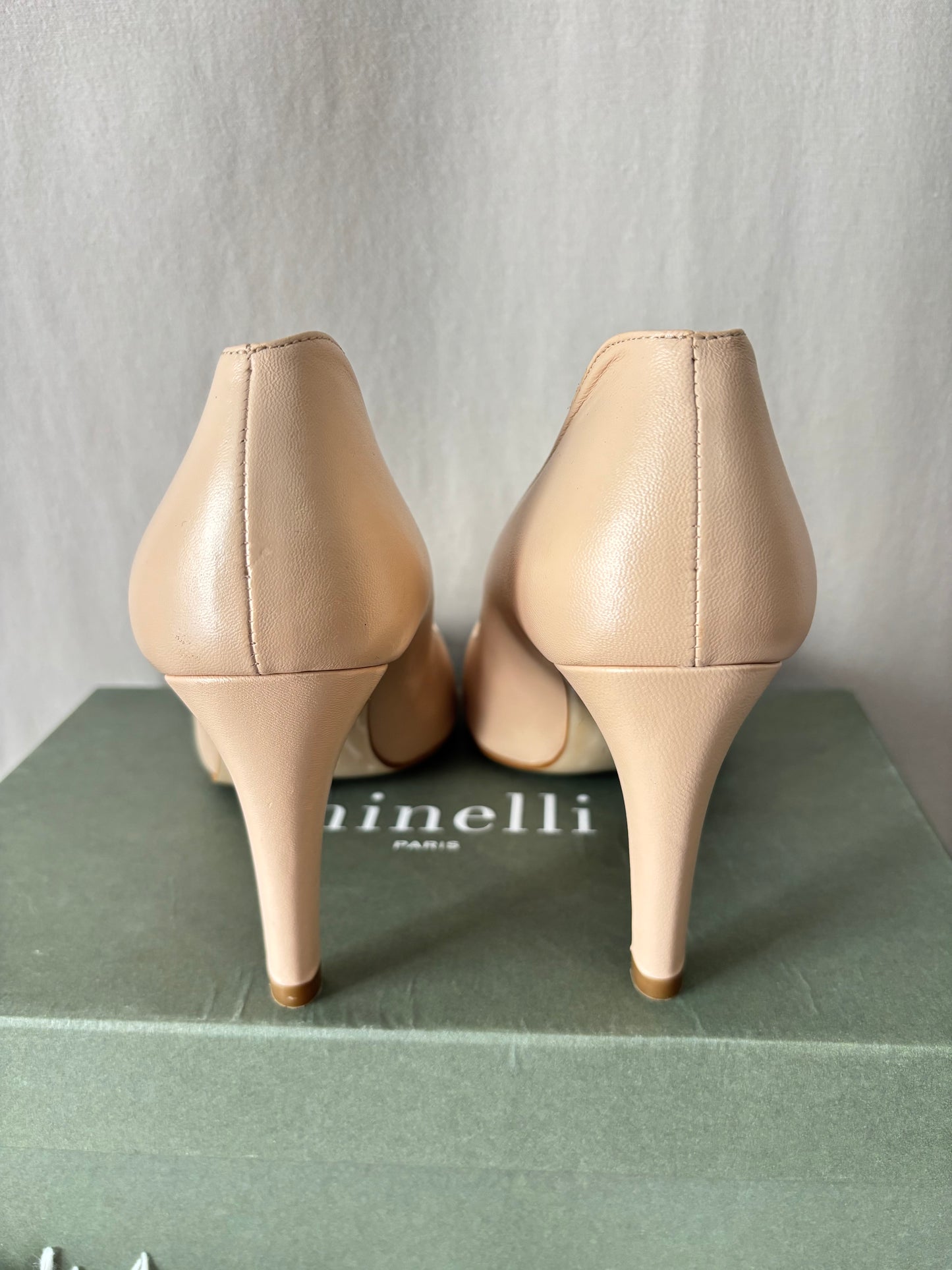 Minelli - Escarpins nude poudré élégants – Taille 38 – Talons fins – Très bon état