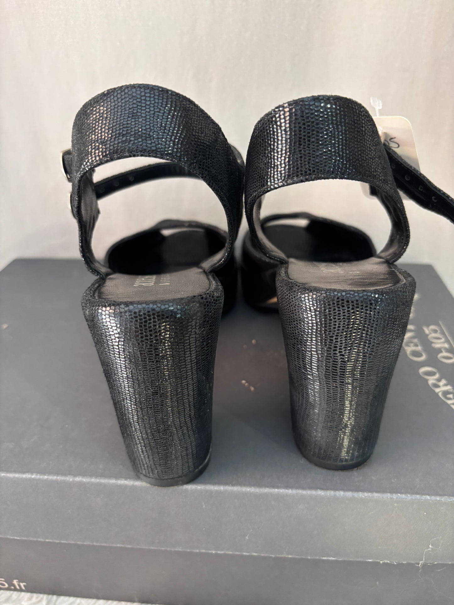 Accessoire Diffusion sandales à talons Taille 38