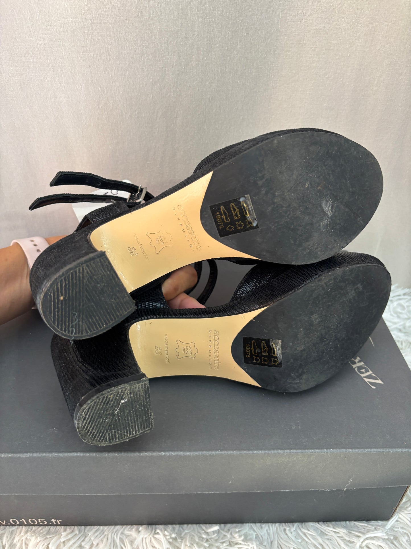 Accessoire Diffusion sandales à talons Taille 38