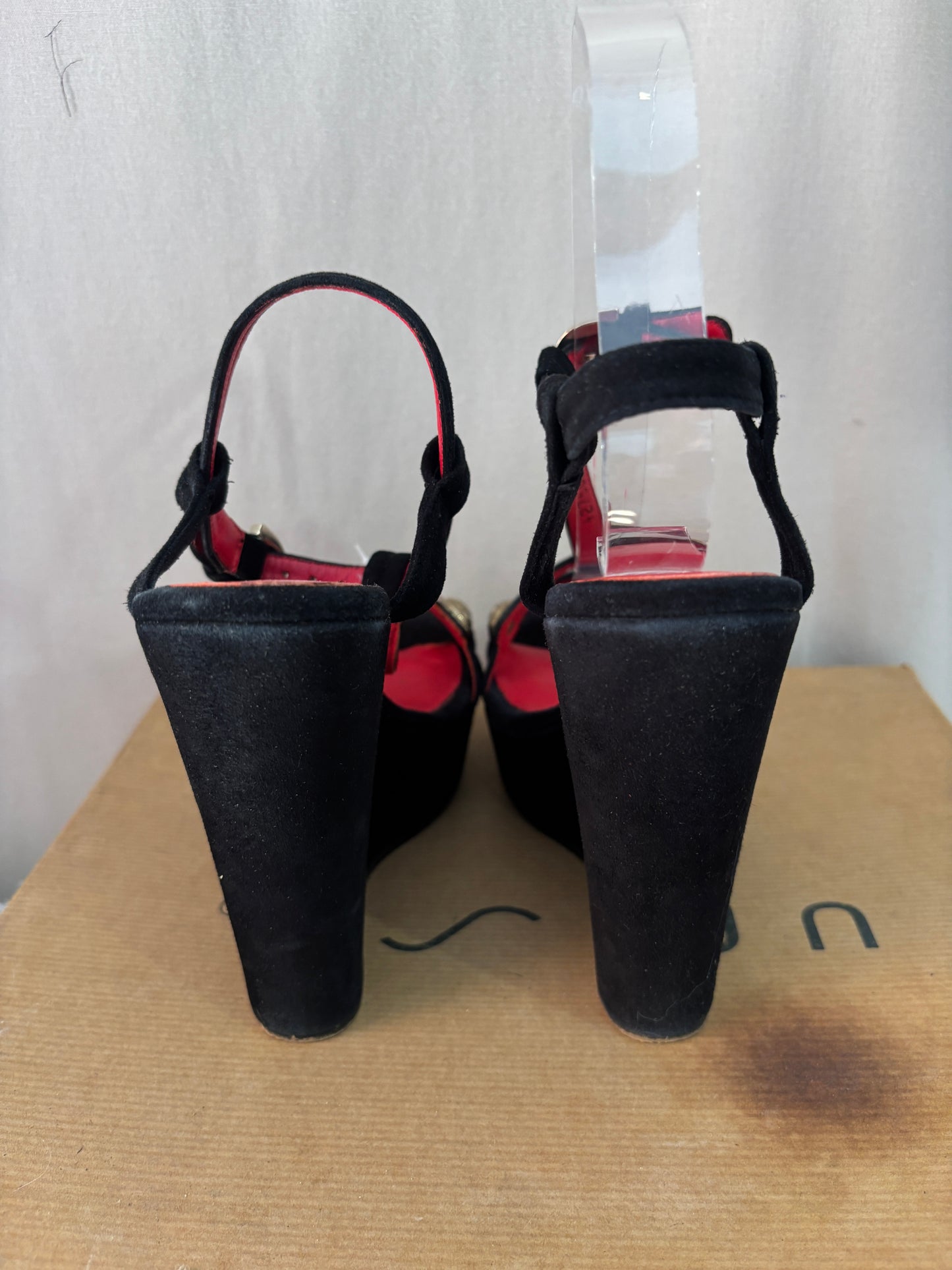 Pura López sandales compensées noires - Détails doré - Taille 36
