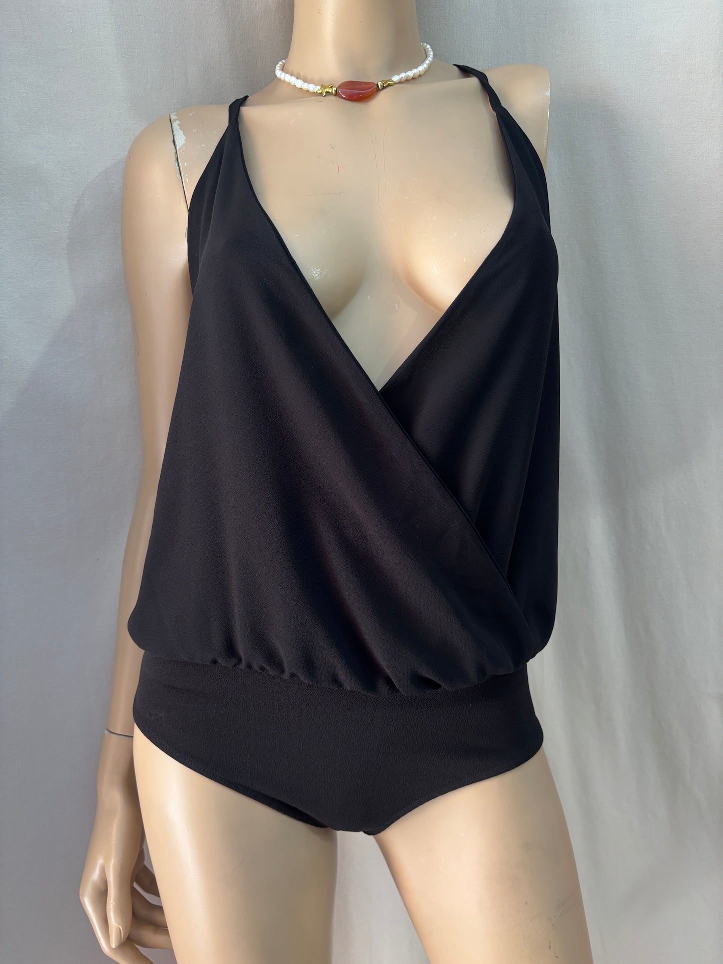 Body noir dos nu à fines bretelles - Élégant et fluide pour femme- Taille S/M