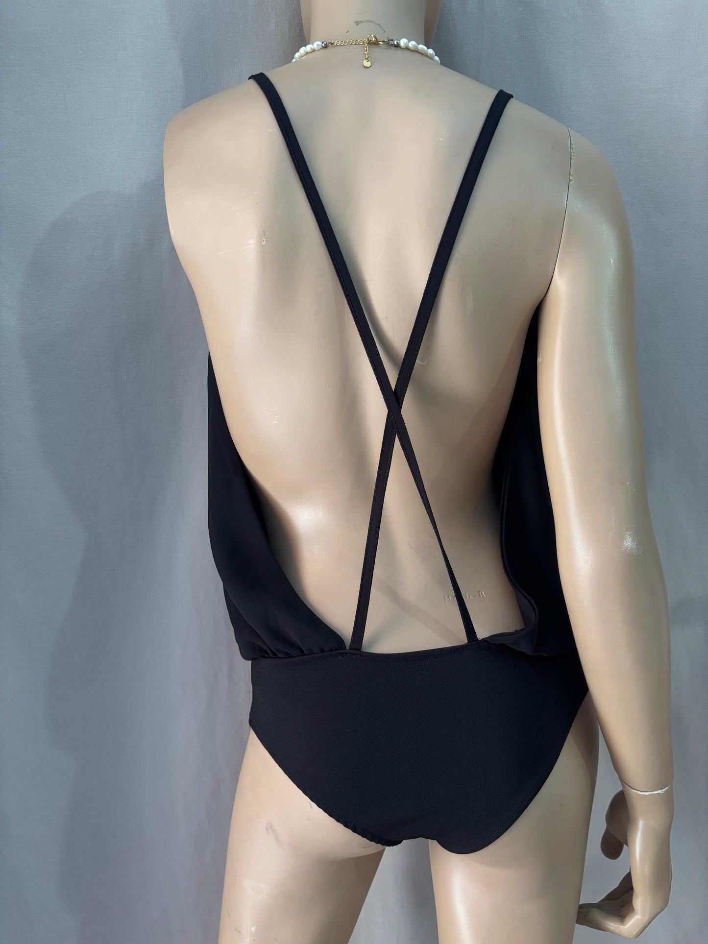 Body noir dos nu à fines bretelles - Élégant et fluide pour femme- Taille S/M