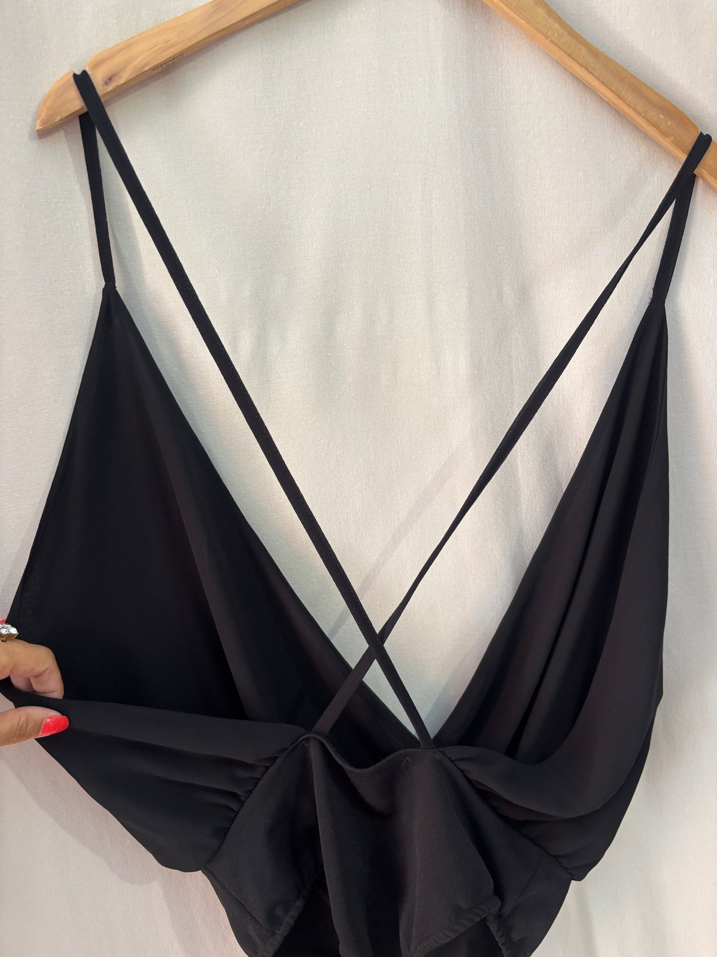 Body noir dos nu à fines bretelles - Élégant et fluide pour femme- Taille S/M