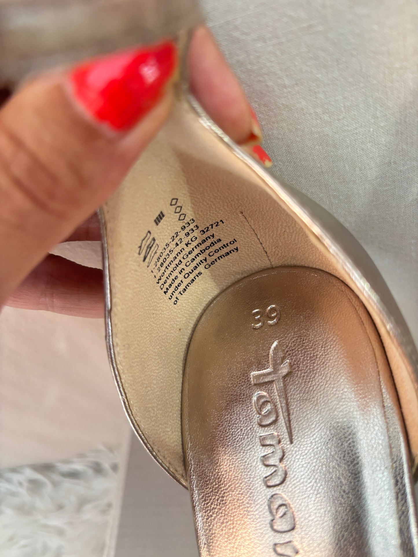 Tamaris sandales à talons dorées - neuves avec boite - Taille 39