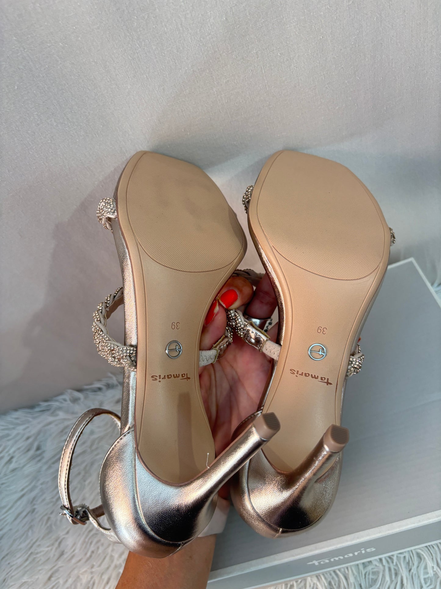 Tamaris sandales à talons dorées - neuves avec boite - Taille 39