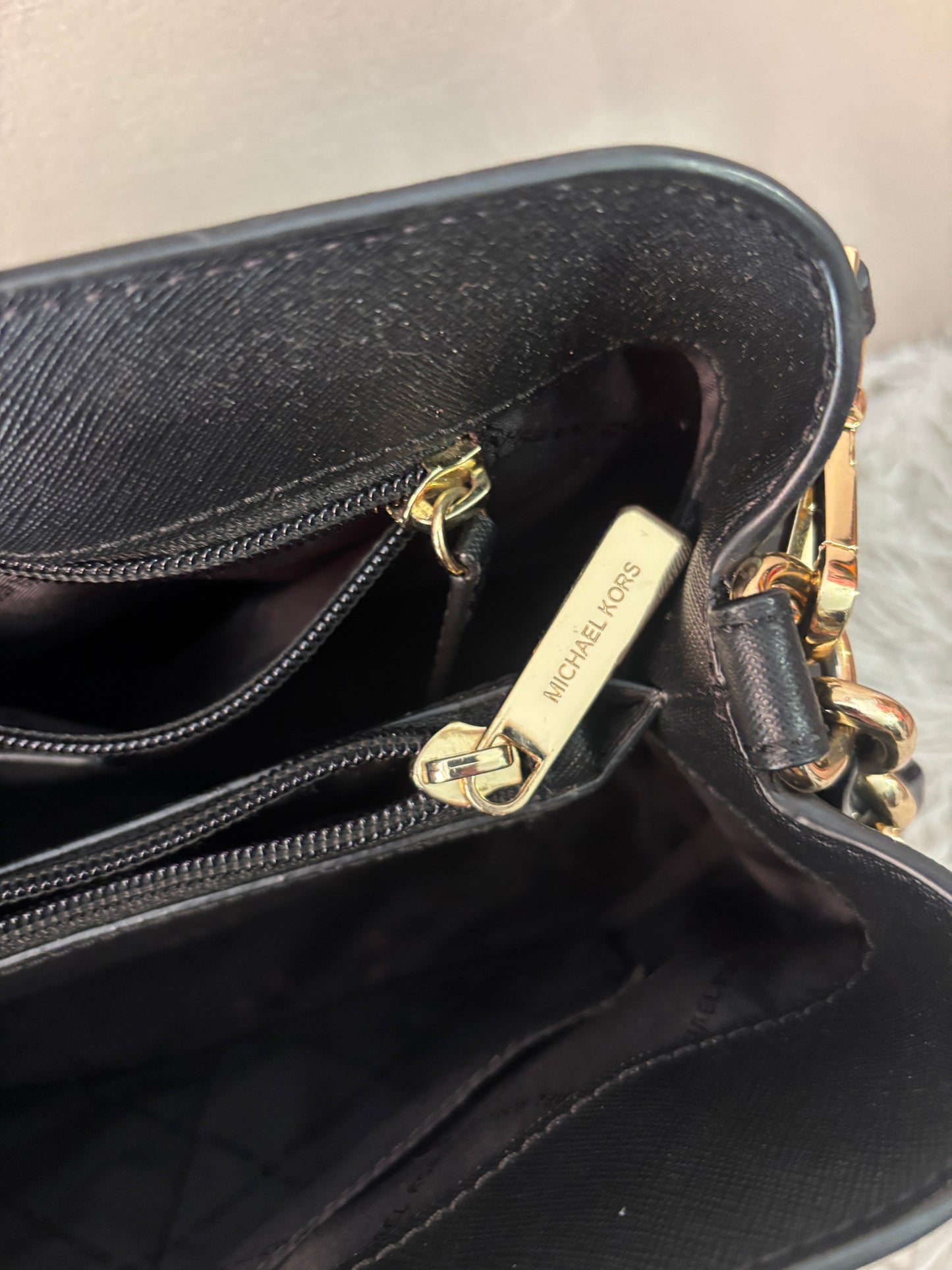 Sac Michael Kors Noir en Cuir Saffiano - Sac Porté Épaule & Bandouliére - Femme