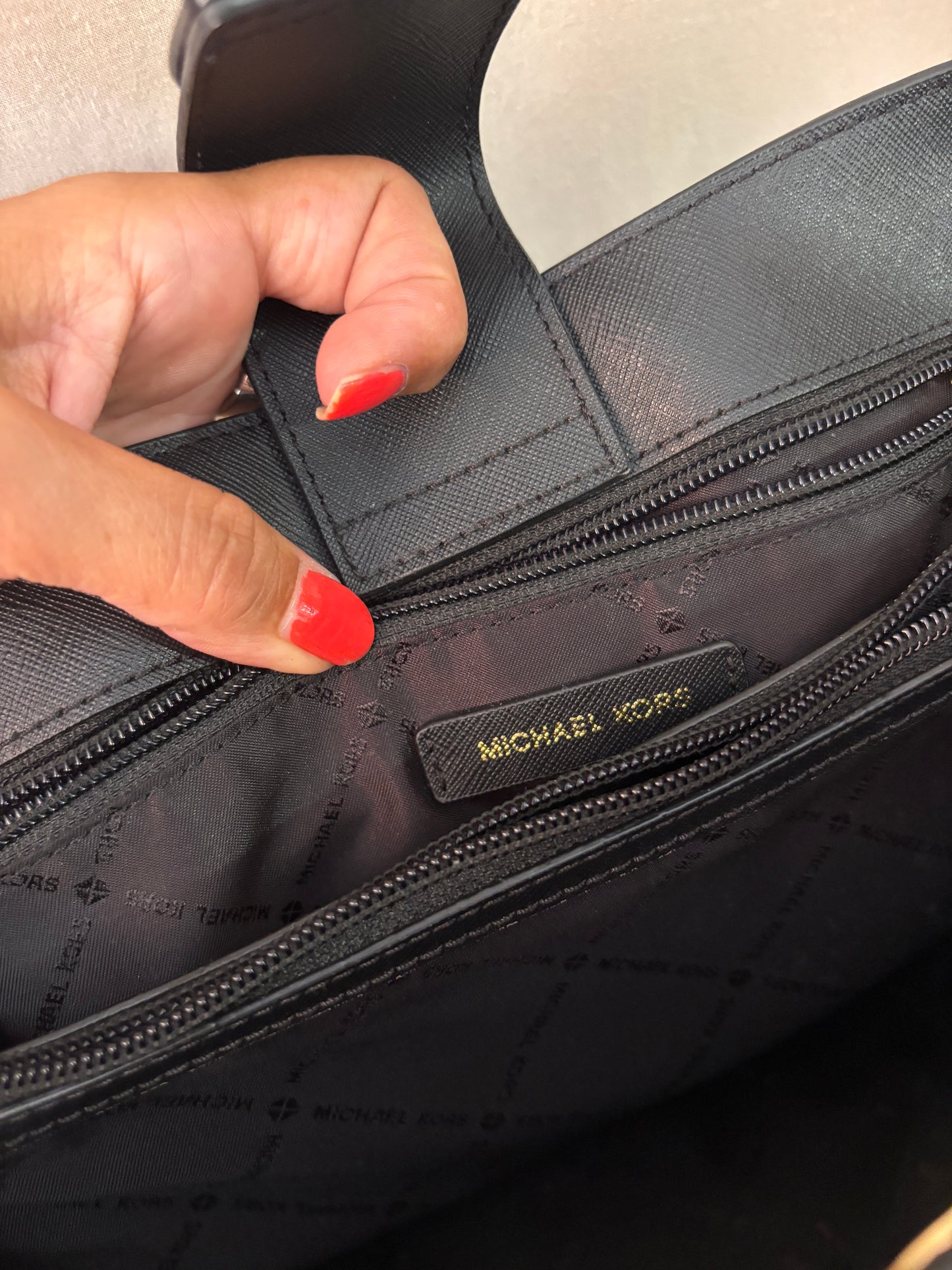 Sac Michael Kors Noir en Cuir Saffiano - Sac Porté Épaule & Bandouliére - Femme